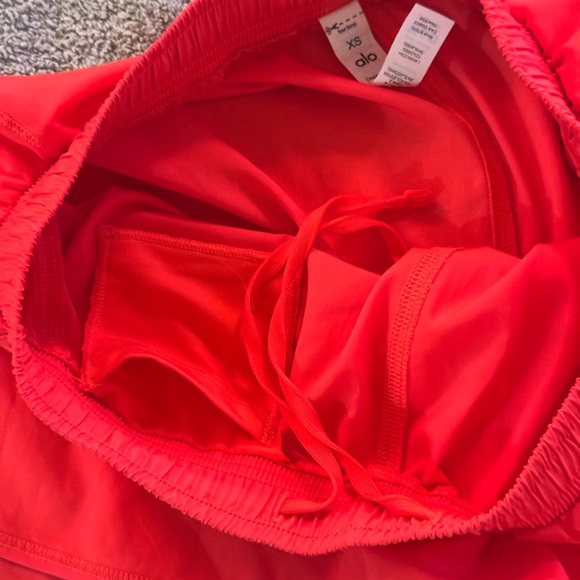 Alo Yoga stride shorts red size xs - Picture 6 of 9